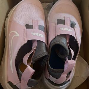 Nike Flex Runner 2- pink 2.5Y New